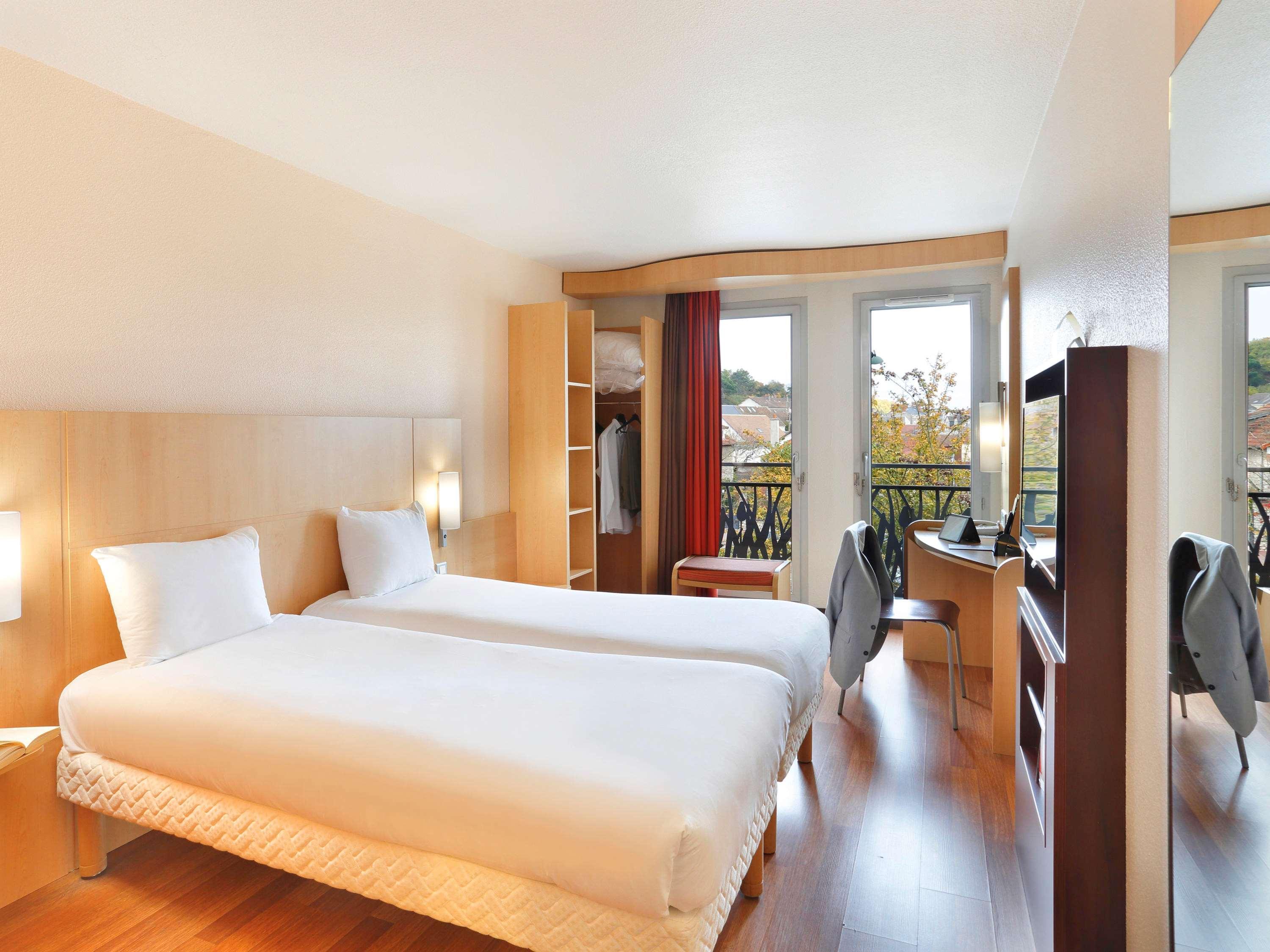 ไอบิส เอต็องป์ Hotel เอตอมป์ส ภายนอก รูปภาพ