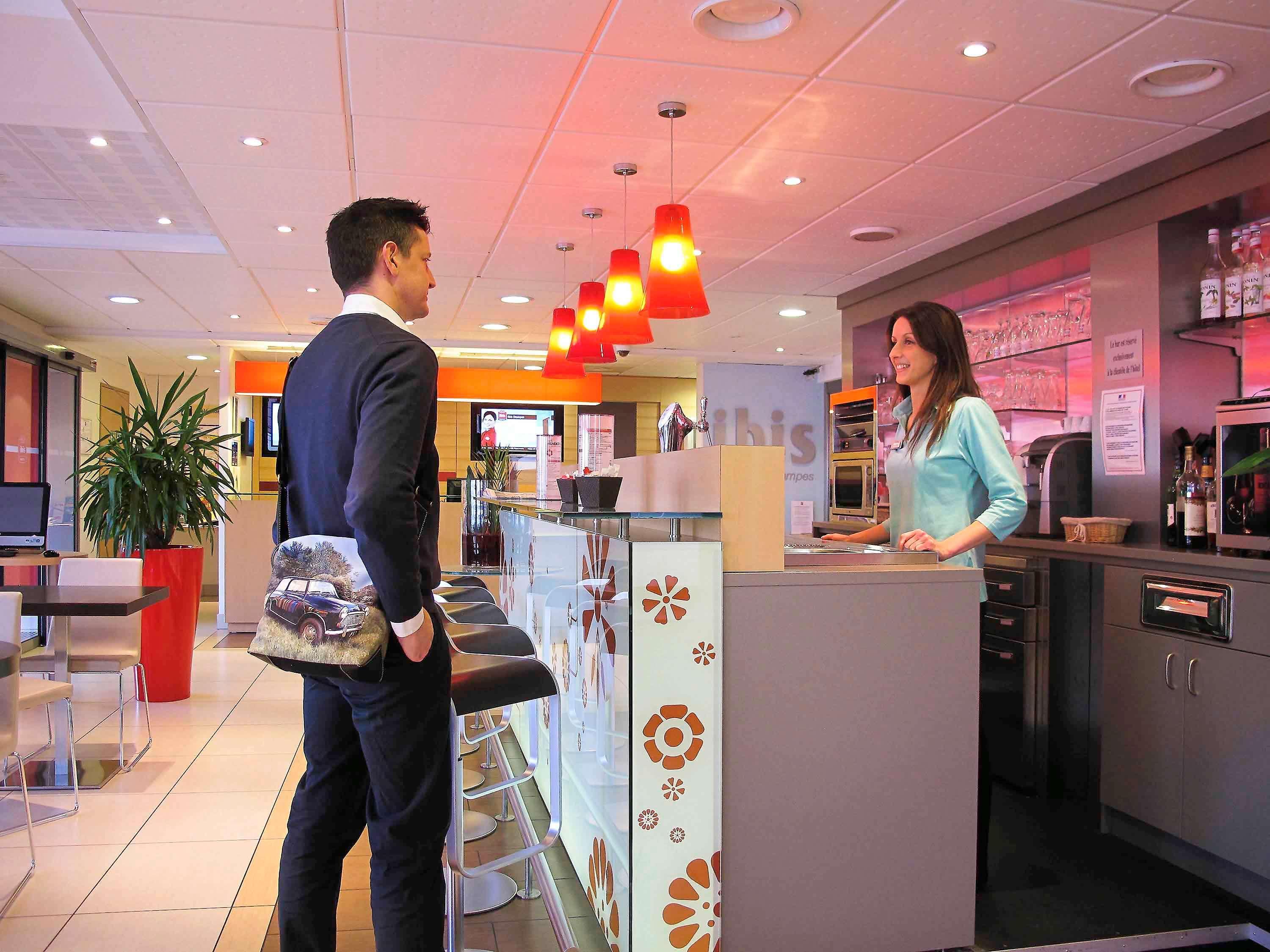 ไอบิส เอต็องป์ Hotel เอตอมป์ส ภายนอก รูปภาพ